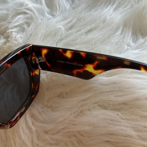 Tortoise sunglasses 🕶️ - Picture 3 of 9